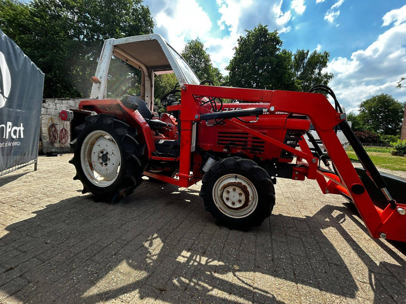Kubota L1-235 - Traktor: obrázok 5 Kubota L1-235 - Traktor: obrázok 5