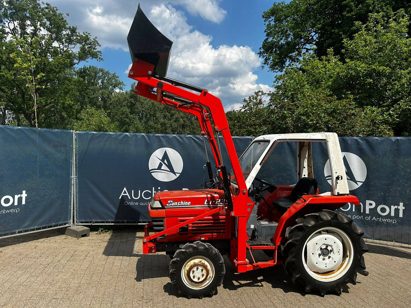 Kubota L1-235 - Traktor: obrázok 2 Kubota L1-235 - Traktor: obrázok 2