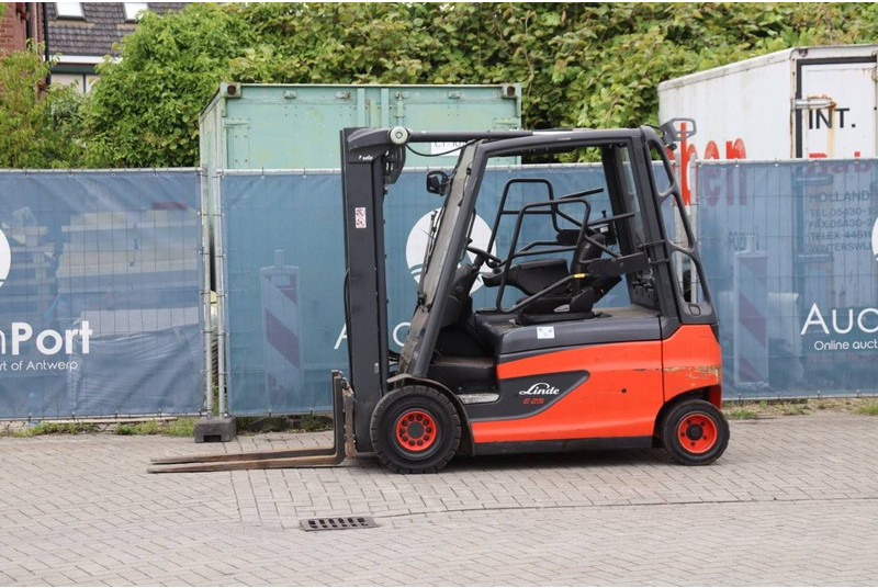 Linde E25L-01 Forklift - Elektrický vysokozdvižný vozík: obrázok 1 Linde E25L-01 Forklift - Elektrický vysokozdvižný vozík: obrázok 1