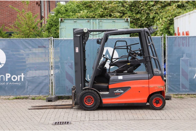 Linde E25L-01 Forklift - Elektrický vysokozdvižný vozík: obrázok 2 Linde E25L-01 Forklift - Elektrický vysokozdvižný vozík: obrázok 2