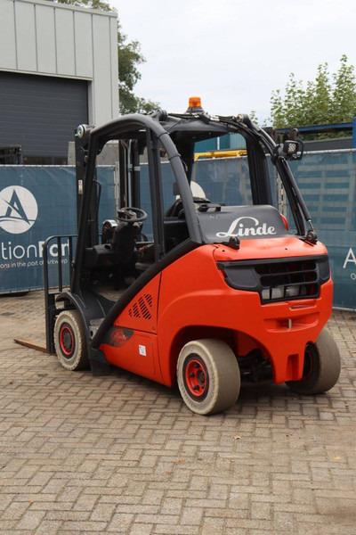 Linde H25T-02 - Plynový vysokozdvižný vozík: obrázok 4 Linde H25T-02 - Plynový vysokozdvižný vozík: obrázok 4