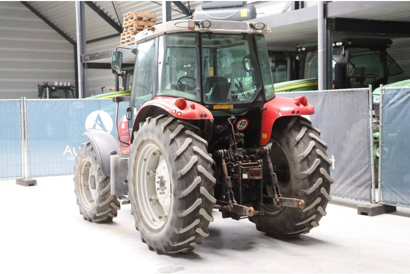 Massey Ferguson MF5445/4WD - Traktor: obrázok 4 Massey Ferguson MF5445/4WD - Traktor: obrázok 4