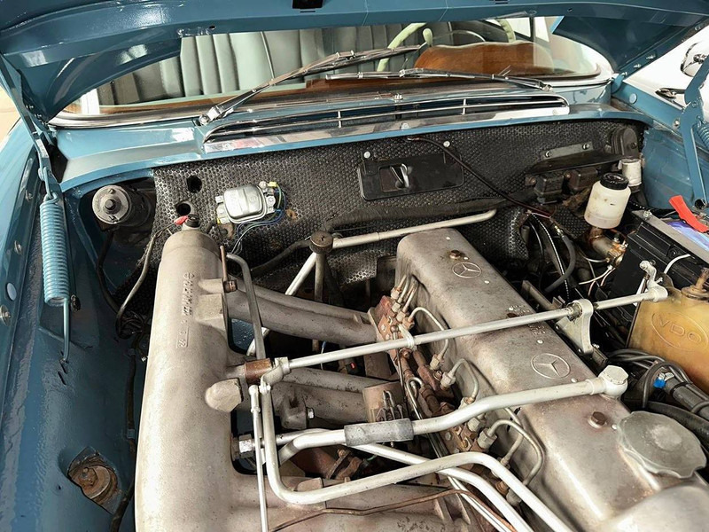 Mercedes-Benz 220 SE coupe Automatic - Sedan: obrázok 5 Mercedes-Benz 220 SE coupe Automatic - Sedan: obrázok 5