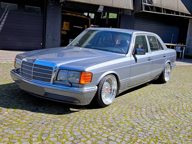 Mercedes-Benz 300-serie 300 SE Lowrider - Sedan: obrázok 2 Mercedes-Benz 300-serie 300 SE Lowrider - Sedan: obrázok 2