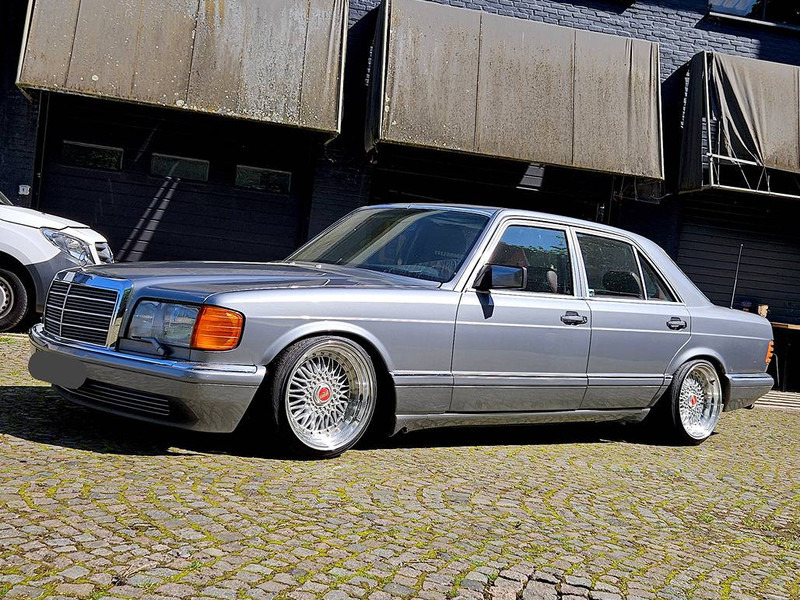 Mercedes-Benz 300-serie 300 SE Lowrider - Sedan: obrázok 1 Mercedes-Benz 300-serie 300 SE Lowrider - Sedan: obrázok 1