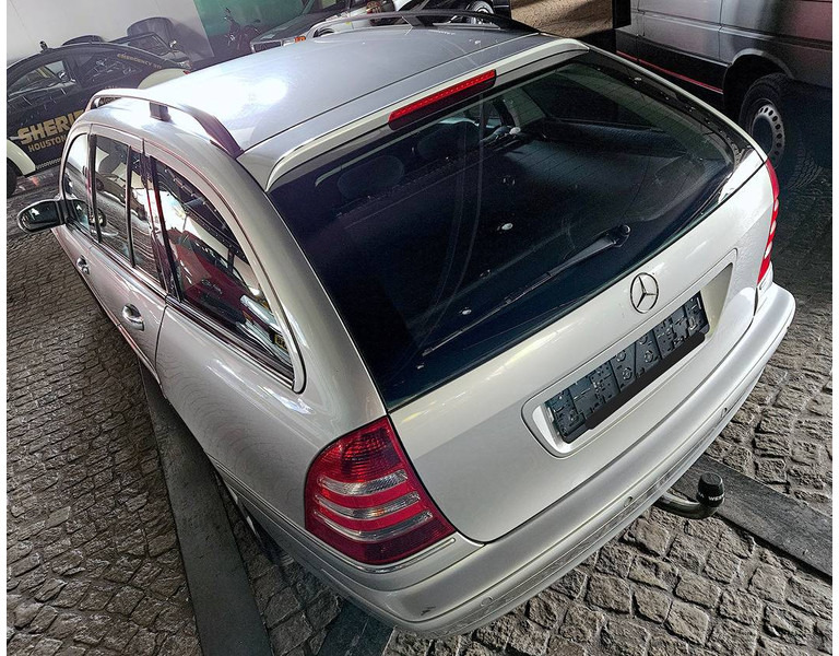 Mercedes-Benz C-Klasse Estate (S203) _ 200 CDI Automatic - Sedan: obrázok 2 Mercedes-Benz C-Klasse Estate (S203) _ 200 CDI Automatic - Sedan: obrázok 2