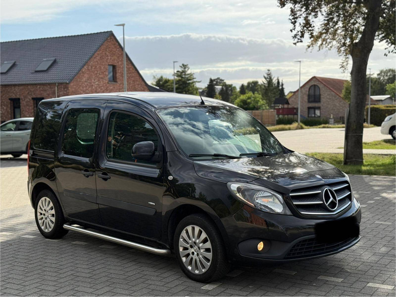 Mercedes-Benz Citan 111 CDI - Sedan: obrázok 4 Mercedes-Benz Citan 111 CDI - Sedan: obrázok 4
