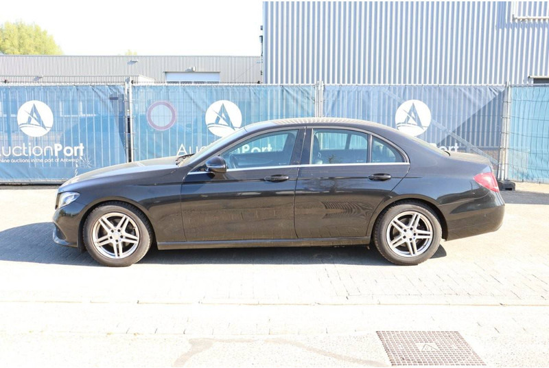 Mercedes-Benz E-Klasse 200 D - Sedan: obrázok 2 Mercedes-Benz E-Klasse 200 D - Sedan: obrázok 2