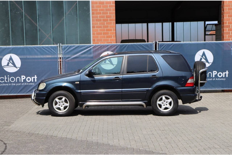 Mercedes-Benz M-Klasse ML 320 - SUV: obrázok 2 Mercedes-Benz M-Klasse ML 320 - SUV: obrázok 2