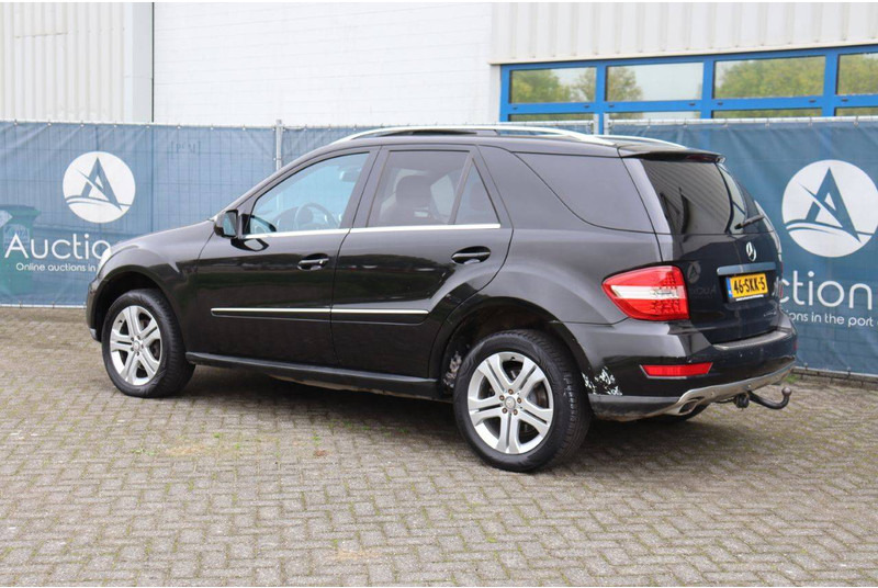 Mercedes-Benz M-Klasse ML 350 CDI 4MATIC - Sedan: obrázok 3 Mercedes-Benz M-Klasse ML 350 CDI 4MATIC - Sedan: obrázok 3