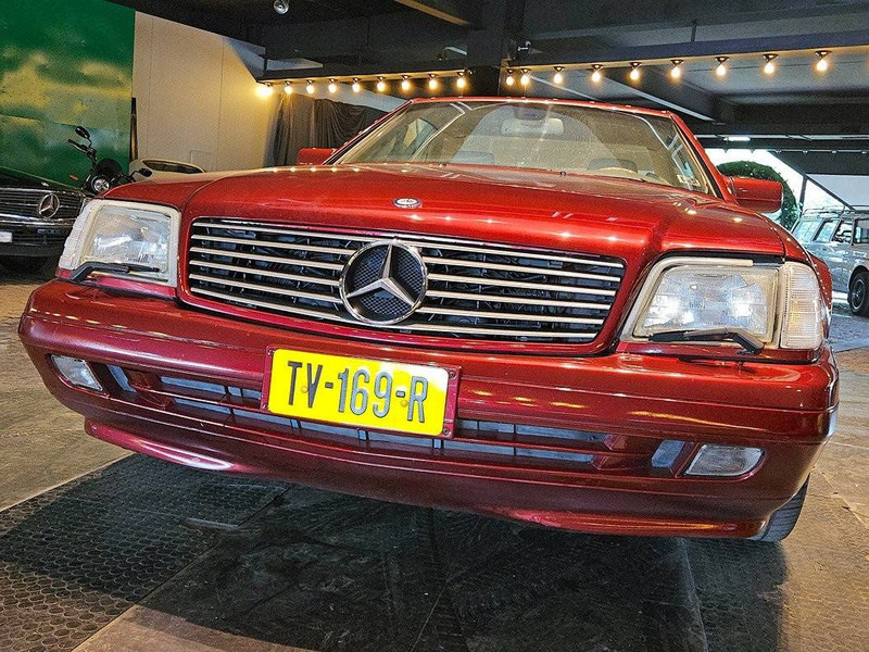 Mercedes-Benz SL-Klasse (R129) _ 500 ("40th Anniversary Roadster") - Sedan: obrázok 4 Mercedes-Benz SL-Klasse (R129) _ 500 ("40th Anniversary Roadster") - Sedan: obrázok 4