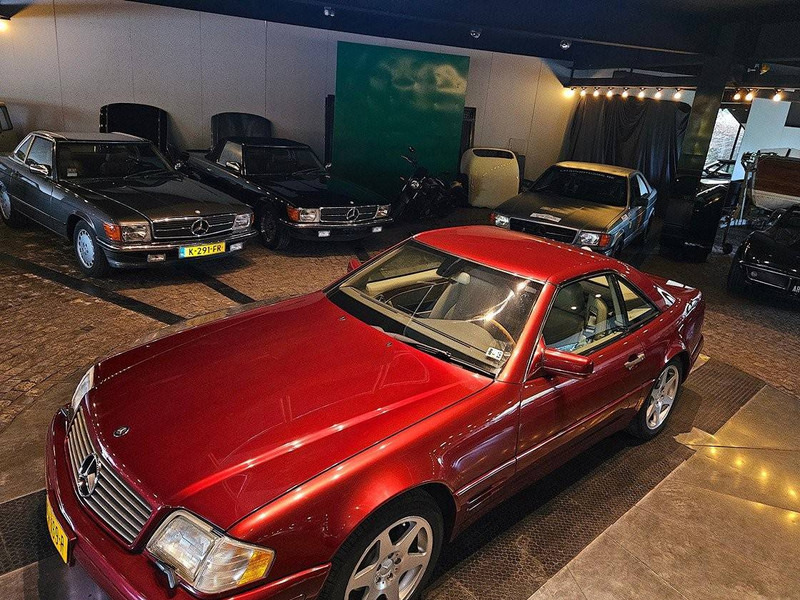 Mercedes-Benz SL-Klasse (R129) _ 500 ("40th Anniversary Roadster") - Sedan: obrázok 5 Mercedes-Benz SL-Klasse (R129) _ 500 ("40th Anniversary Roadster") - Sedan: obrázok 5