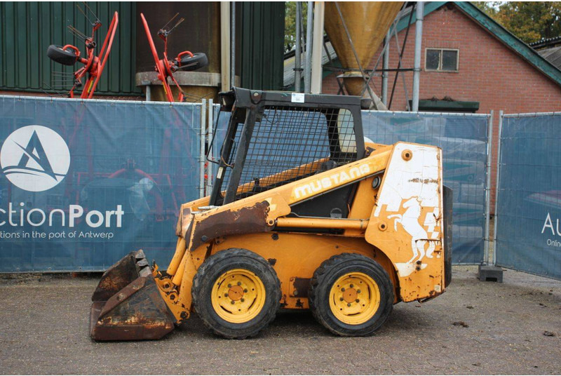 Mustang 2040 - Kolesový nakladač: obrázok 1 Mustang 2040 - Kolesový nakladač: obrázok 1