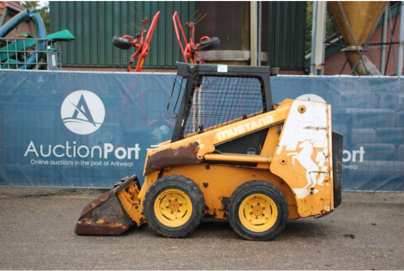 Mustang 2040 - Kolesový nakladač: obrázok 2 Mustang 2040 - Kolesový nakladač: obrázok 2