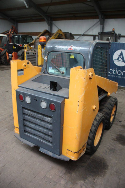 Mustang R135 - Kolesový nakladač: obrázok 5 Mustang R135 - Kolesový nakladač: obrázok 5