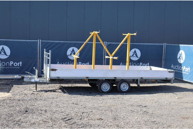 NH PLATEAU - Plošinový/ Valníkový príves: obrázok 1 NH PLATEAU - Plošinový/ Valníkový príves: obrázok 1