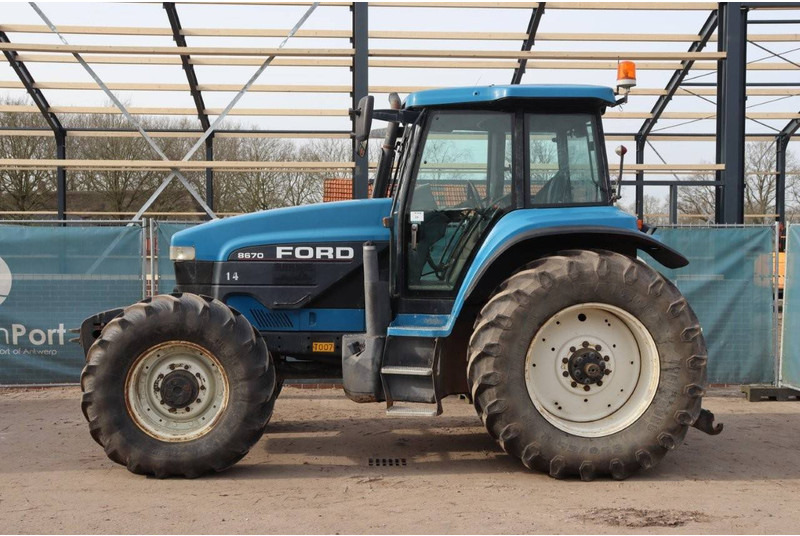 New Holland 8670 - Traktor: obrázok 2 New Holland 8670 - Traktor: obrázok 2