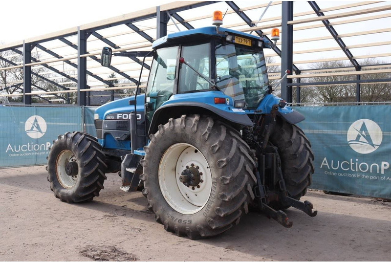 New Holland 8670 - Traktor: obrázok 3 New Holland 8670 - Traktor: obrázok 3