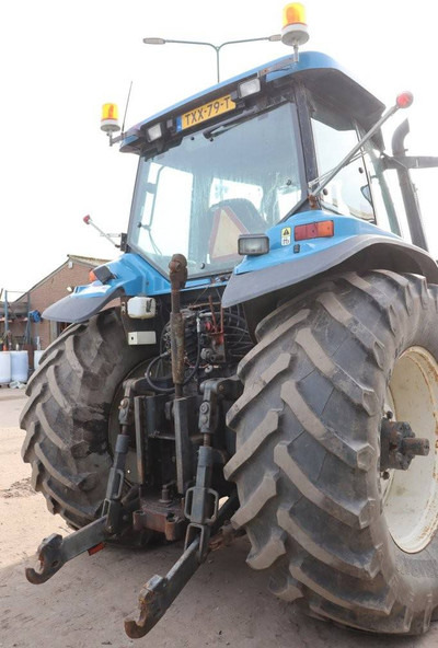 New Holland 8670 - Traktor: obrázok 5 New Holland 8670 - Traktor: obrázok 5