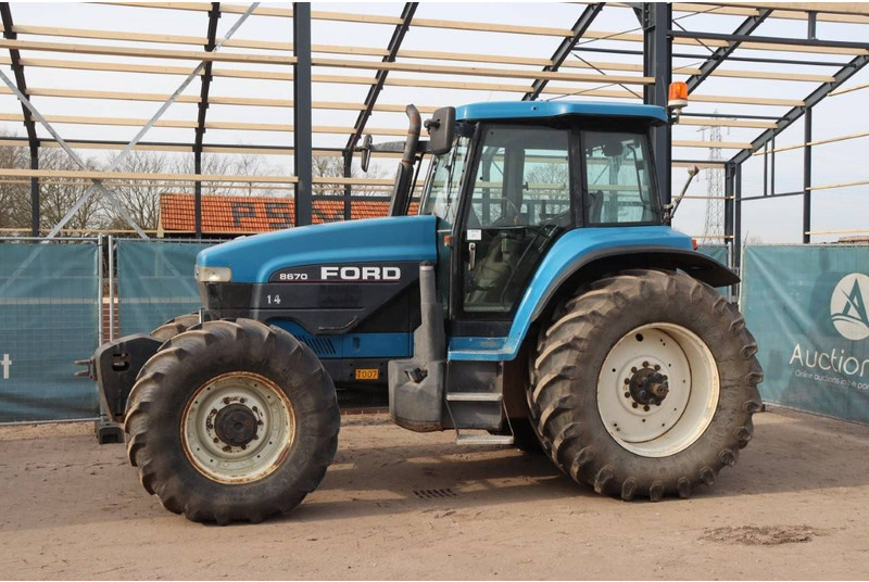 New Holland 8670 - Traktor: obrázok 1 New Holland 8670 - Traktor: obrázok 1