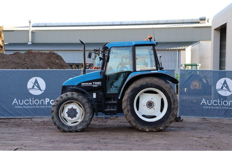 New Holland TS90 - Traktor: obrázok 2 New Holland TS90 - Traktor: obrázok 2