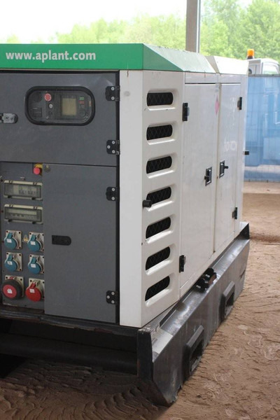 SDMO R110C3 - Elektrický generátor: obrázok 5 SDMO R110C3 - Elektrický generátor: obrázok 5