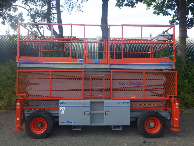 Skyjack SJ9250RT - Samohybná plošiny: obrázok 1 Skyjack SJ9250RT - Samohybná plošiny: obrázok 1