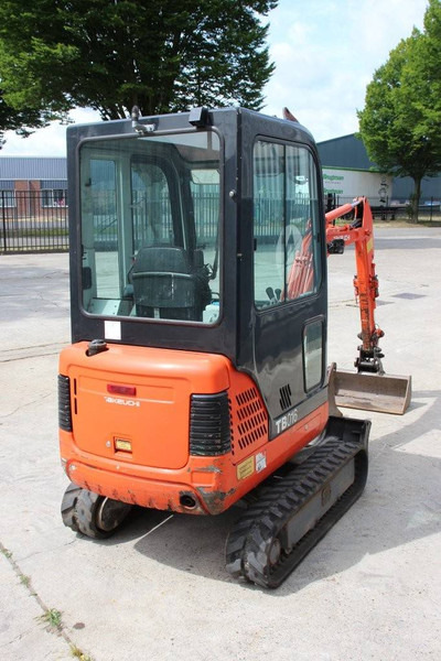 Takeuchi TB016 - Mini rýpadlo: obrázok 5 Takeuchi TB016 - Mini rýpadlo: obrázok 5