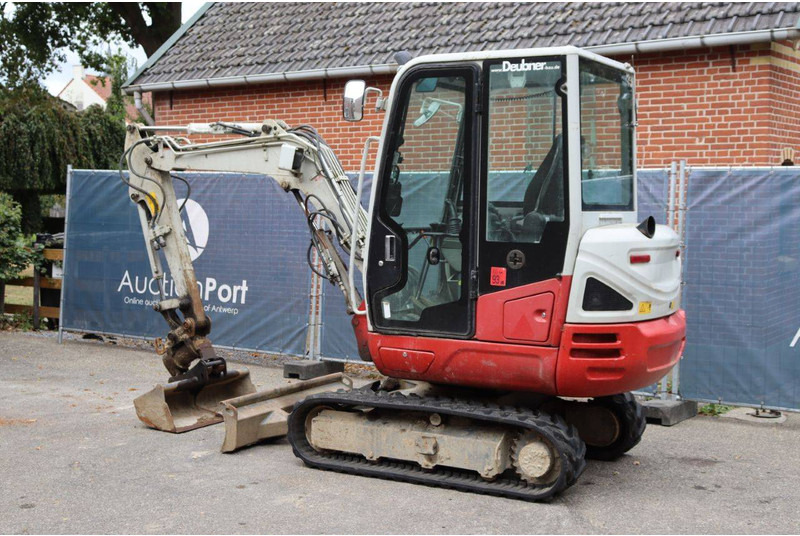 Takeuchi TB230 - Pásové rýpadlo: obrázok 3 Takeuchi TB230 - Pásové rýpadlo: obrázok 3