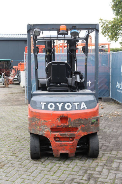 Toyota 8FBMT30 - Elektrický vysokozdvižný vozík: obrázok 5 Toyota 8FBMT30 - Elektrický vysokozdvižný vozík: obrázok 5