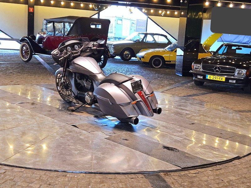 Victory Magnum X-1 - Motocykel: obrázok 5 Victory Magnum X-1 - Motocykel: obrázok 5
