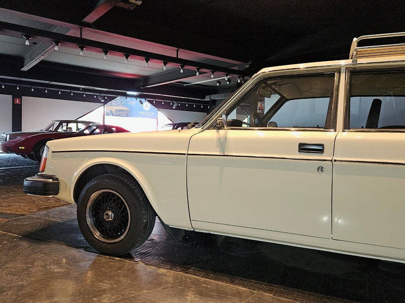Volvo 240 Series_245 - Automobil: obrázok 3 Volvo 240 Series_245 - Automobil: obrázok 3