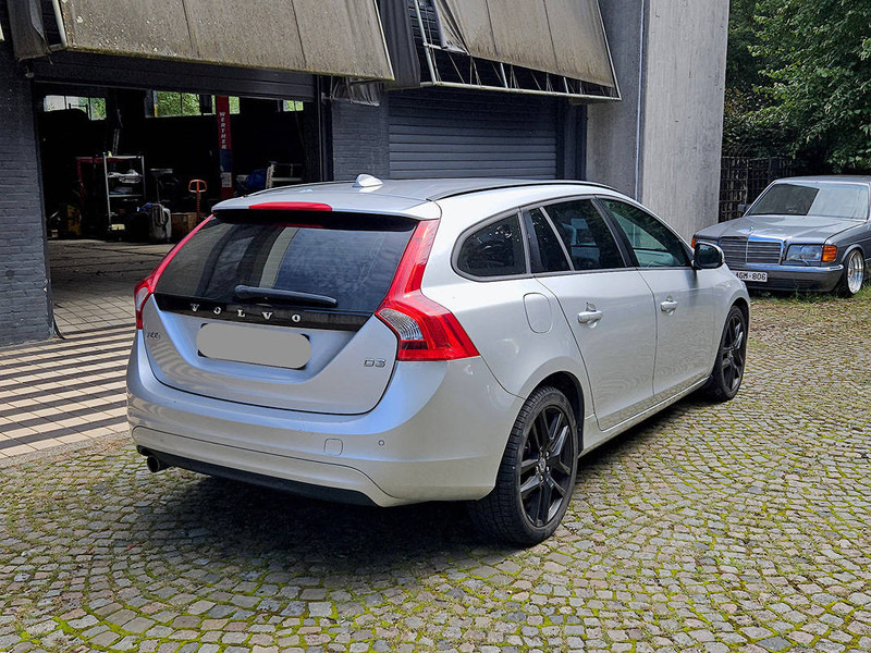 Volvo V60 D3 - Sedan: obrázok 5 Volvo V60 D3 - Sedan: obrázok 5