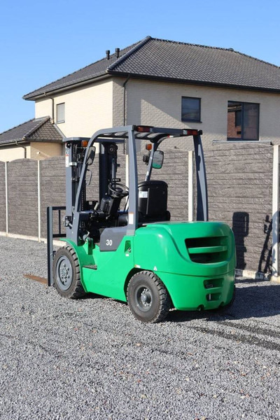 Yanmar FD30 - Dieselový vysokozdvižný vozík: obrázok 3 Yanmar FD30 - Dieselový vysokozdvižný vozík: obrázok 3