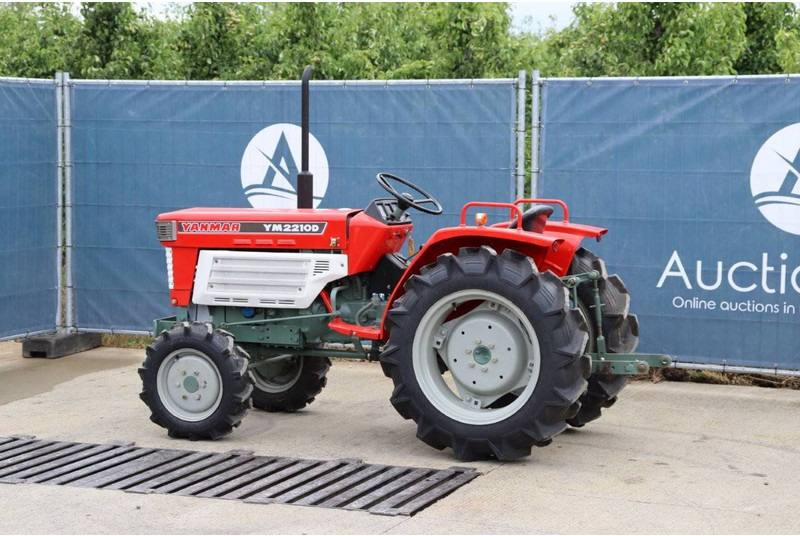 Yanmar YM2210D - Traktor: obrázok 3 Yanmar YM2210D - Traktor: obrázok 3