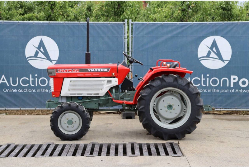 Yanmar YM2210D - Traktor: obrázok 2 Yanmar YM2210D - Traktor: obrázok 2