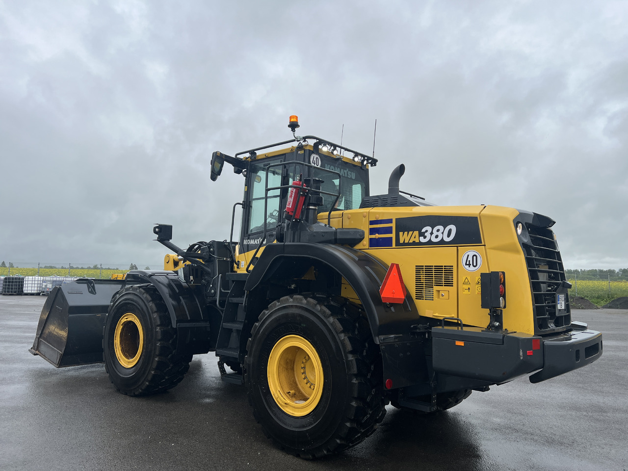 KOMATSU WA 380-8E0 - Kolesový nakladač: obrázok 3 KOMATSU WA 380-8E0 - Kolesový nakladač: obrázok 3