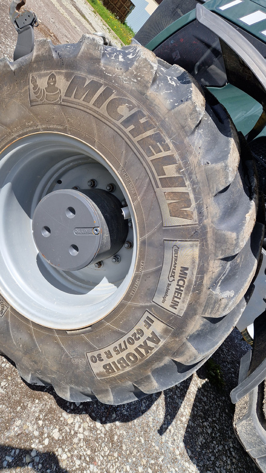 Massey Ferguson 8737 - Traktor: obrázok 5 Massey Ferguson 8737 - Traktor: obrázok 5