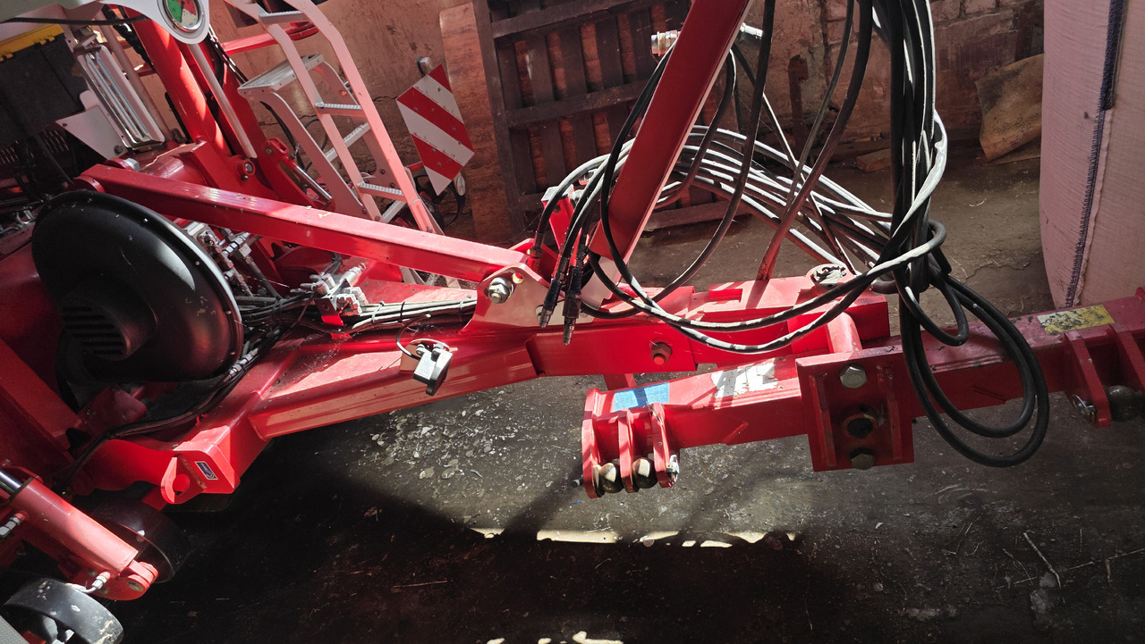 PÖTTINGER Terrasem C6 Artis - Univerzálny sejací stroj: obrázok 5 PÖTTINGER Terrasem C6 Artis - Univerzálny sejací stroj: obrázok 5