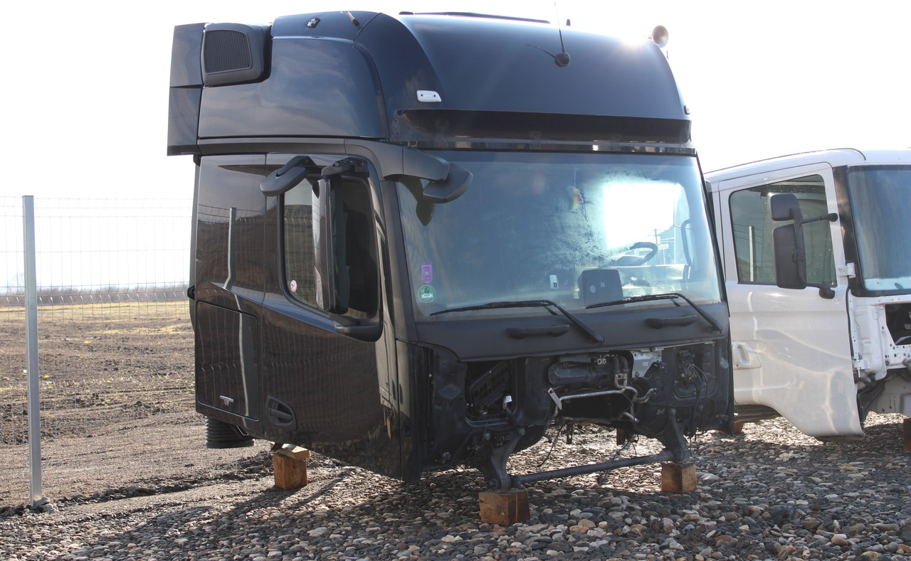 CABINA MERCEDES ACTROS MP4 GIGA SPACE - Kabína pre Nákladné auto: obrázok 2 CABINA MERCEDES ACTROS MP4 GIGA SPACE - Kabína pre Nákladné auto: obrázok 2