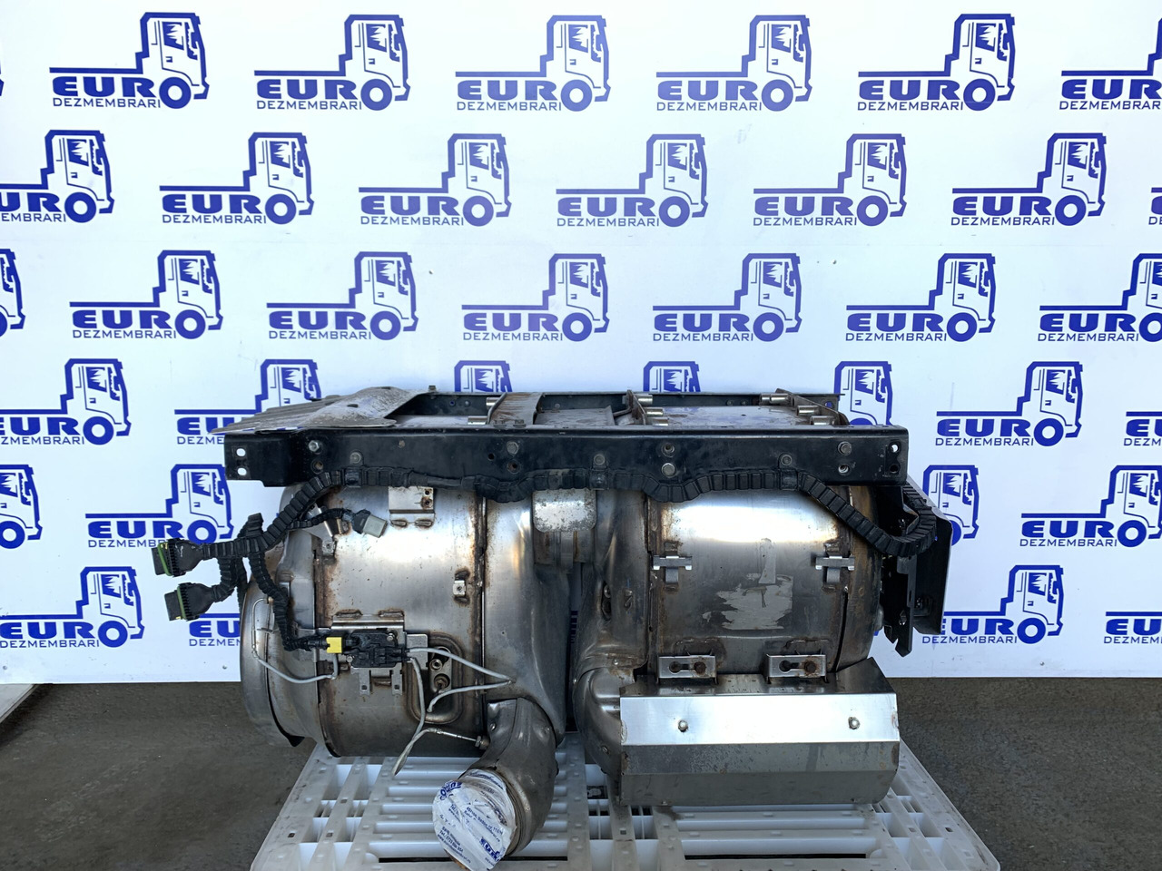 CATALIZATOR DAF XF106 E6 1940705 - Katalyzátor pre Nákladné auto: obrázok 1 CATALIZATOR DAF XF106 E6 1940705 - Katalyzátor pre Nákladné auto: obrázok 1