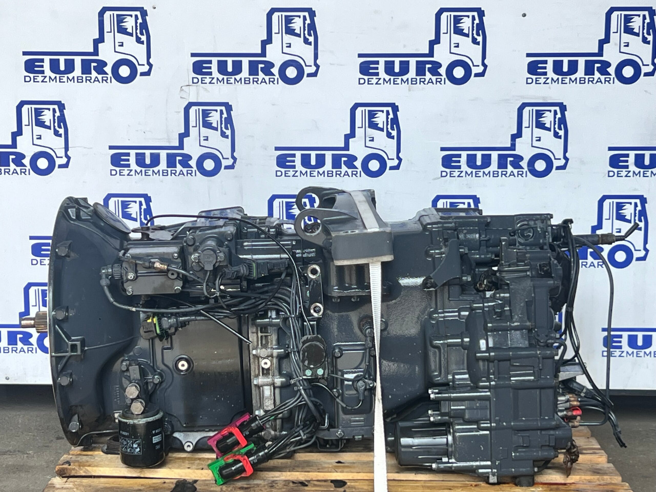 CUTIE DE VITEZE AUTOMATA CU RETARDER MAN TIPMATIC 14 2700NM R3500 DD 81.32004.6417 - Prevodovka pre Nákladné auto: obrázok 1 CUTIE DE VITEZE AUTOMATA CU RETARDER MAN TIPMATIC 14 2700NM R3500 DD 81.32004.6417 - Prevodovka pre Nákladné auto: obrázok 1
