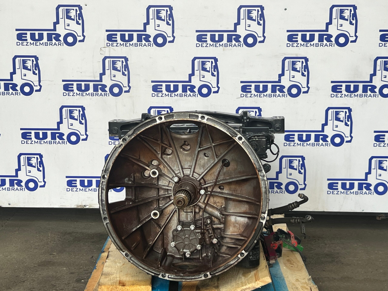 CUTIE VITEZE AUTOMATA FARA RETARDER TIPMATIC 14 DD MAN TGX 81.32004.6415 - Prevodovka pre Nákladné auto: obrázok 2 CUTIE VITEZE AUTOMATA FARA RETARDER TIPMATIC 14 DD MAN TGX 81.32004.6415 - Prevodovka pre Nákladné auto: obrázok 2