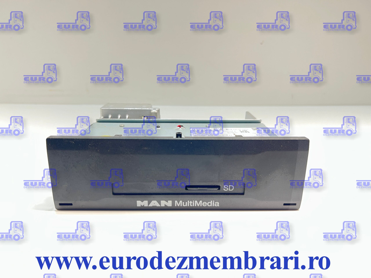 ELEMENT BORD RADIO MAN MMT3 81.28100.6081 - Kabína a interiér pre Nákladné auto: obrázok 1 ELEMENT BORD RADIO MAN MMT3 81.28100.6081 - Kabína a interiér pre Nákladné auto: obrázok 1