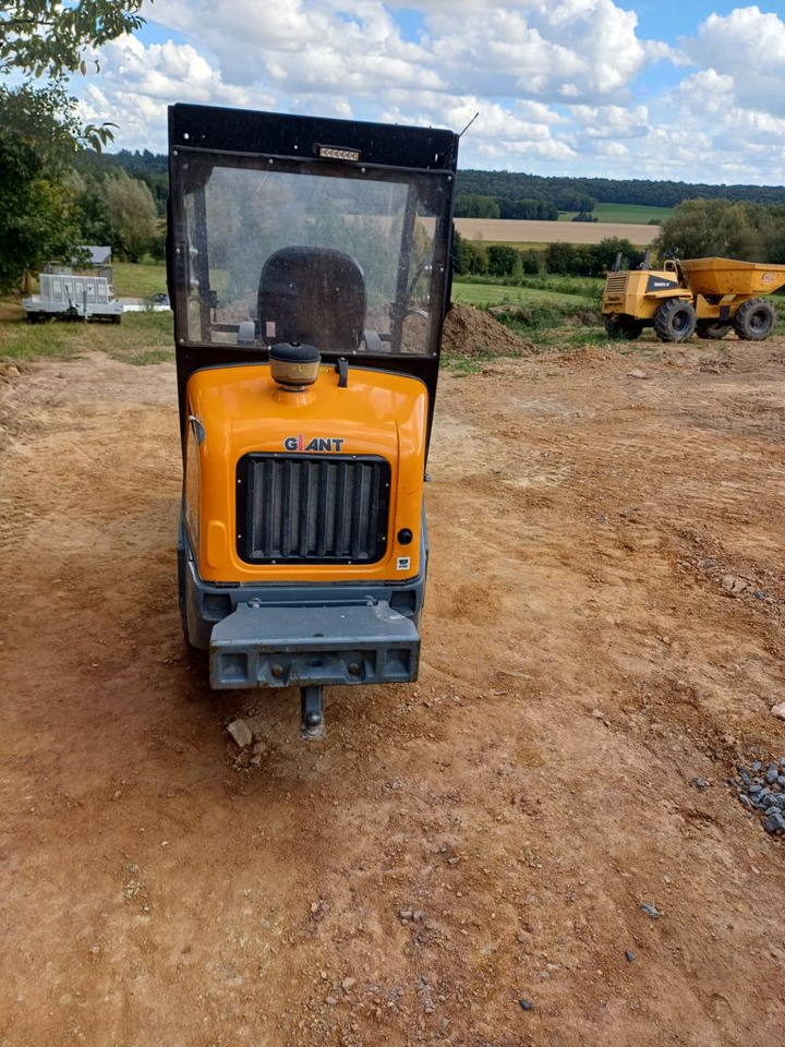Giant G2500 HD - Šmykom riadený nakladač: obrázok 3 Giant G2500 HD - Šmykom riadený nakladač: obrázok 3