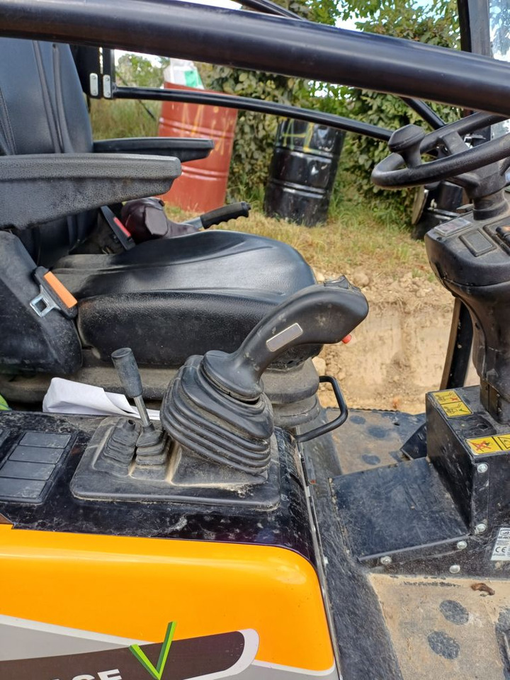 Giant G2500 HD - Šmykom riadený nakladač: obrázok 5 Giant G2500 HD - Šmykom riadený nakladač: obrázok 5