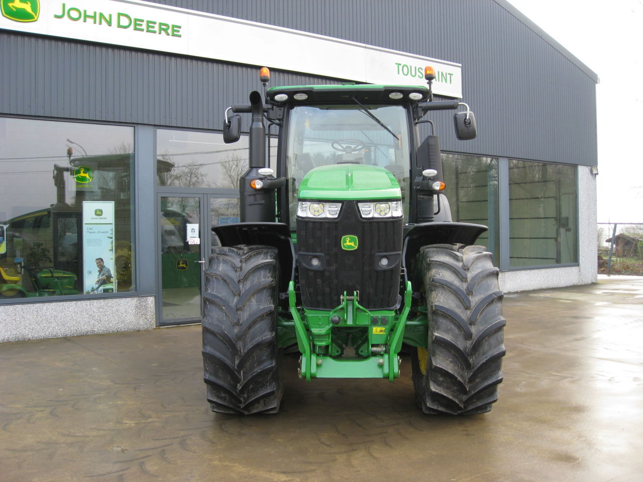 John Deere 7310R - Traktor: obrázok 4 John Deere 7310R - Traktor: obrázok 4