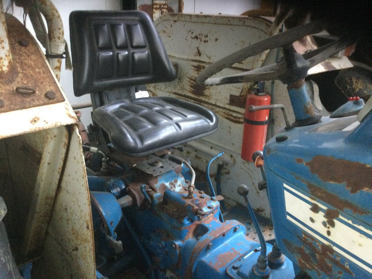 Ford 4000 - Traktor: obrázok 3 Ford 4000 - Traktor: obrázok 3