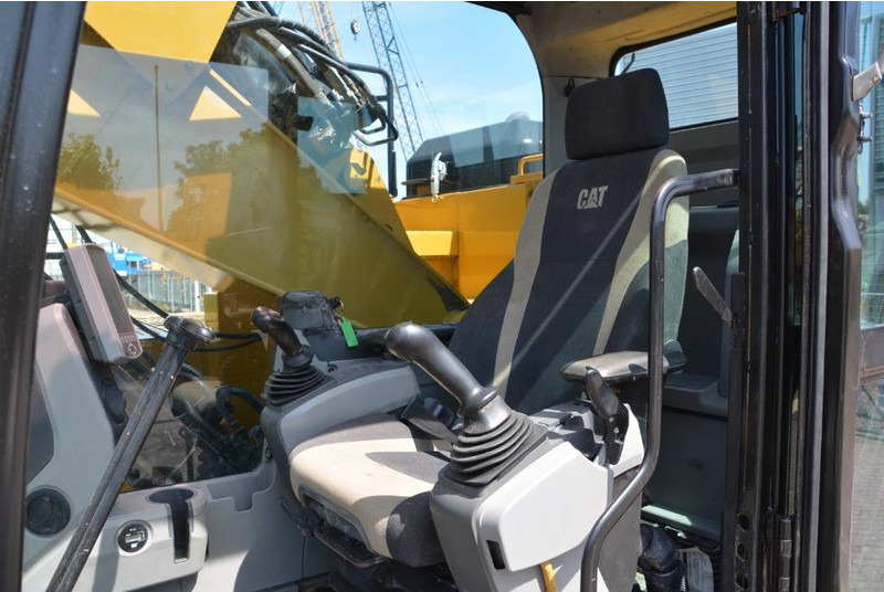 Pásové rýpadlo Cat 325 FL CR: obrázok 9