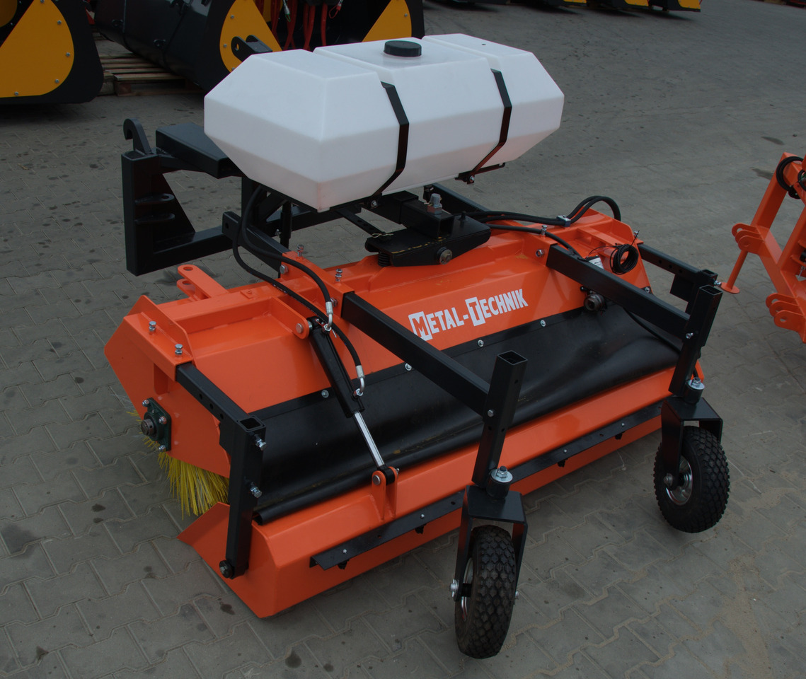Metal-Technik Zamiatarka 1400 mm / Kehrmaschine 1400 mm/Sweeper 1400 mm/ Подметальная машина 1400 мм - Zametač: obrázok 2 Metal-Technik Zamiatarka 1400 mm / Kehrmaschine 1400 mm/Sweeper 1400 mm/ Подметальная машина 1400 мм - Zametač: obrázok 2